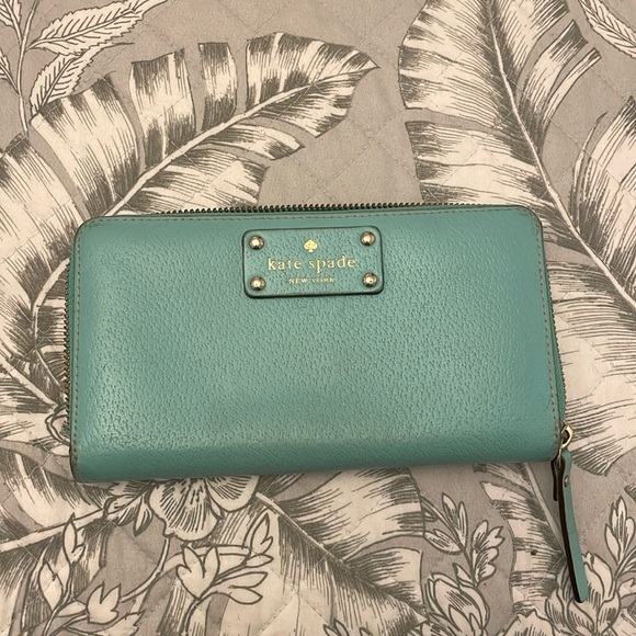 Kate Spade Wallet - Picture 1 of 3